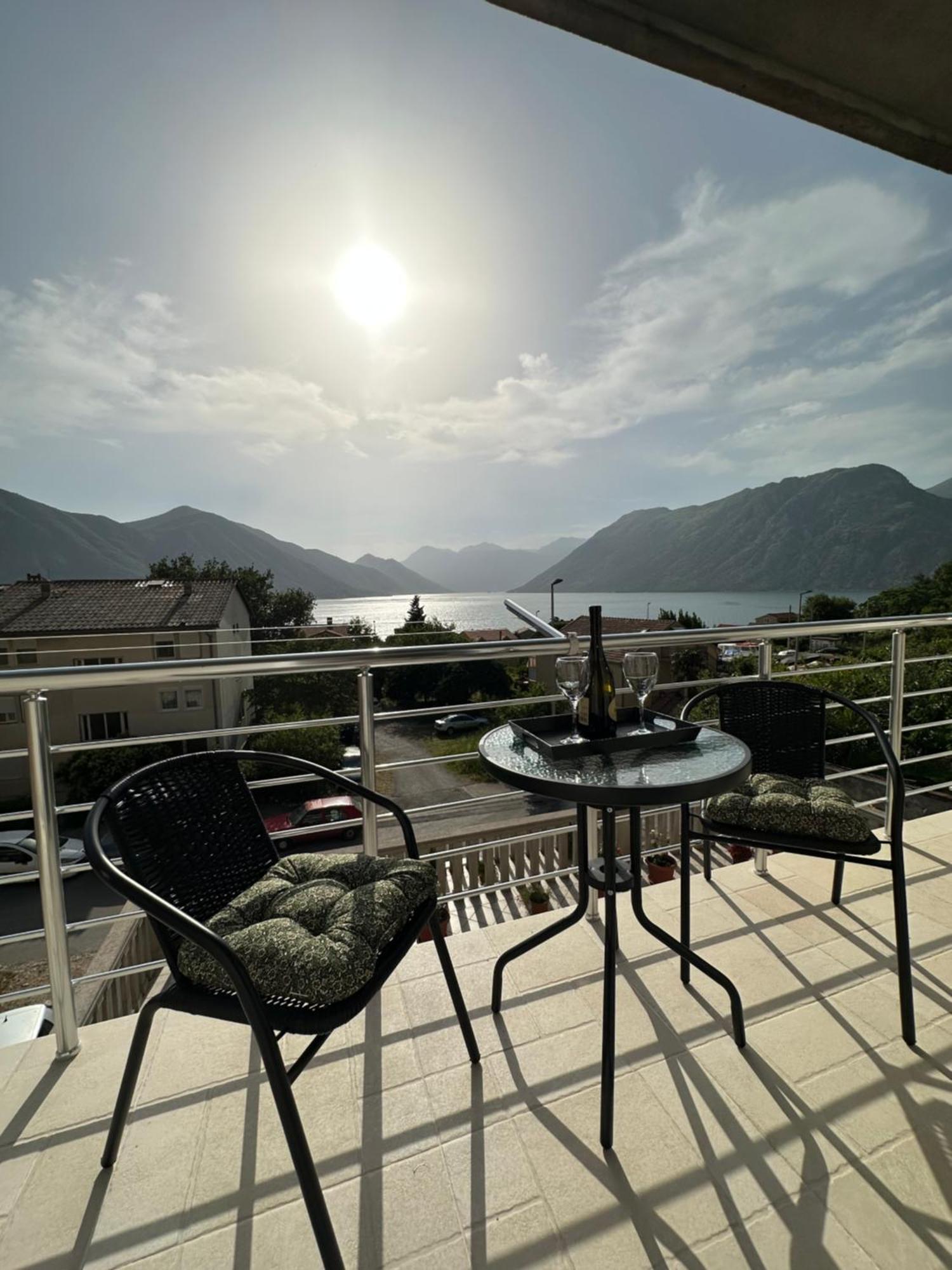 Sunny Apartment Kotor Exterior foto